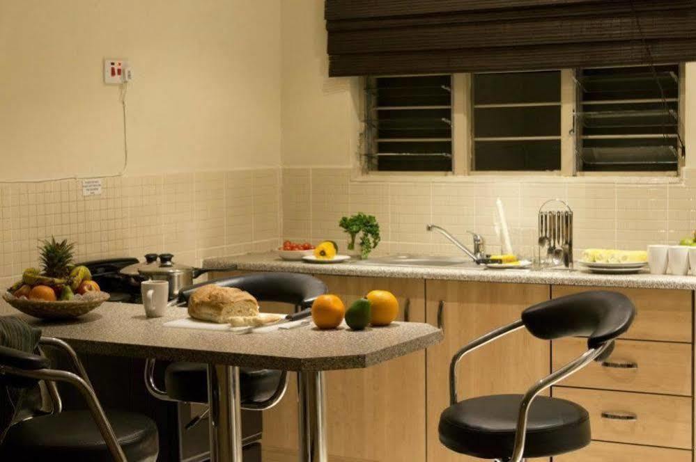 Victoria Apartments Ливингстон Экстерьер фото