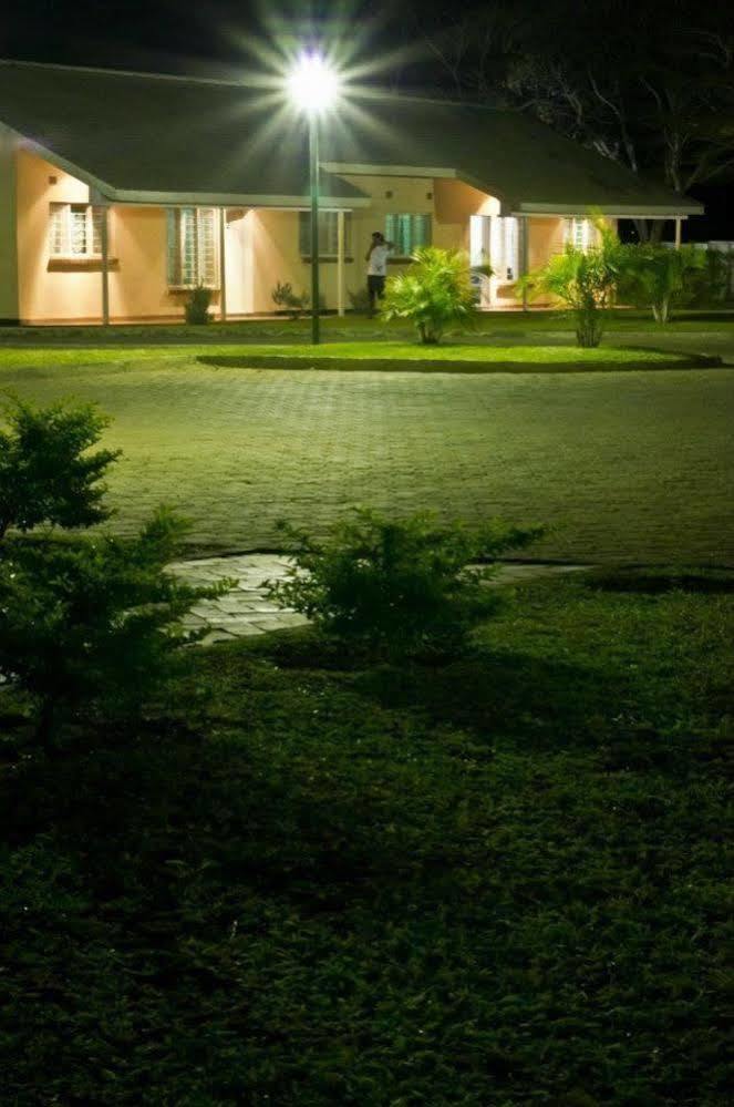 Victoria Apartments Ливингстон Экстерьер фото